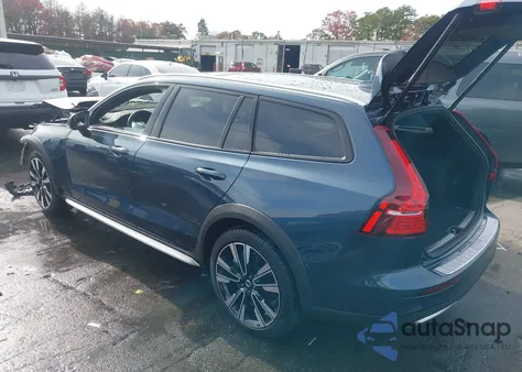2025 Volvo V60 Cross Country B5 Ultra from USA, damaged, VIN YV4L12WL9S2147185